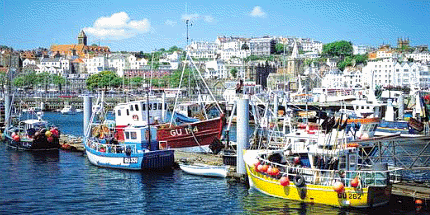 St. Peter Port Blick vom Hafen
